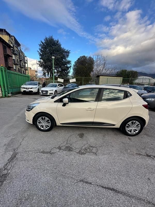 Usata Renault Clio IV Life 89 CV (65 kW) 2017 Beige Berlina