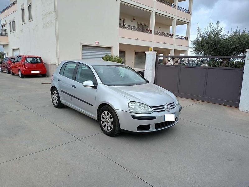 Usata VW Golf Trendline 75 CV (55 kW) 2005 Argento Berlina