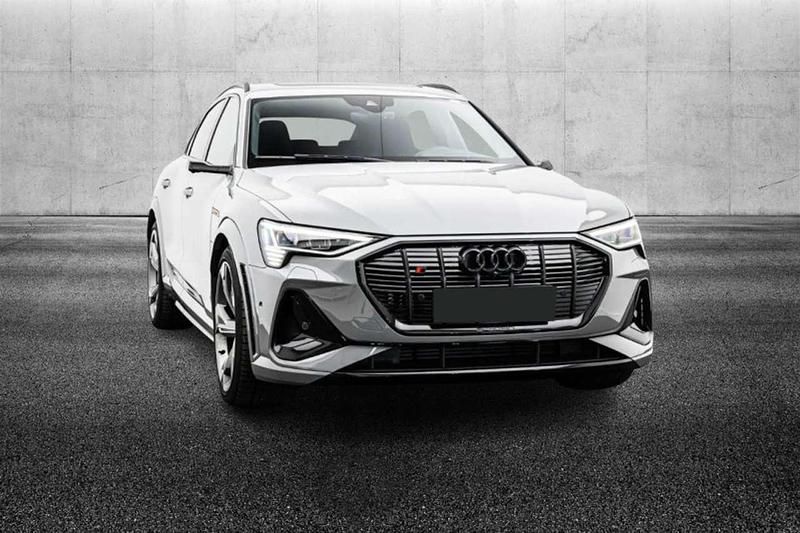 Usata Audi e-tron 225 kW (307 CV) 2022 Grigio SUV
