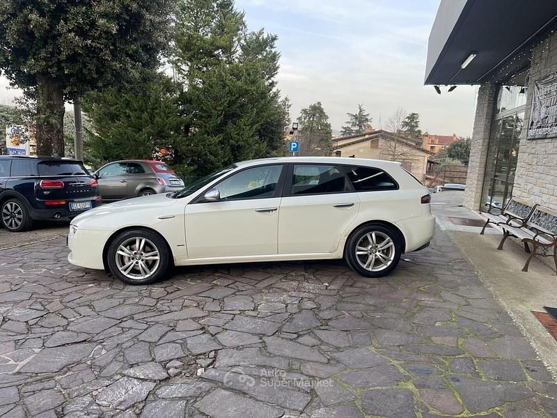 Usata Alfa Romeo 159 Super 136 CV (100 kW) 2011 Bianco Station wagon
