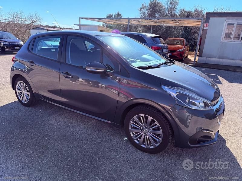 Usata Peugeot 208 Allure 81 CV (59 kW) 2016 Utilitaria