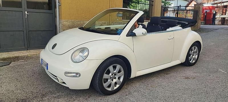 Usata VW New Beetle Cabriolet 102 CV (75 kW) 2004 Bianco Cabrio