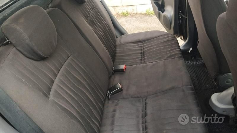 Usata Nissan Pixo 68 CV (50 kW) 2010 Nero Utilitaria