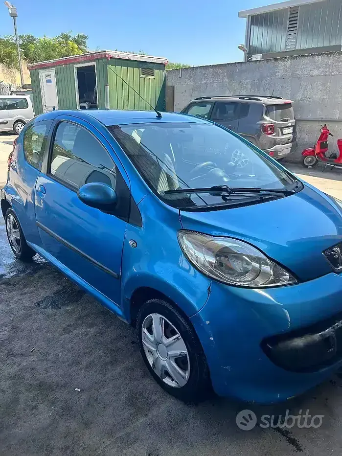 Usata Peugeot 107 68 CV (50 kW) 2007 Bluazzurro Utilitaria