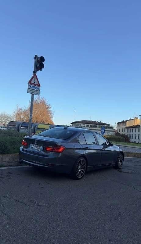 Usata BMW 318 143 CV (105 kW) 2015 Grigio Berlina