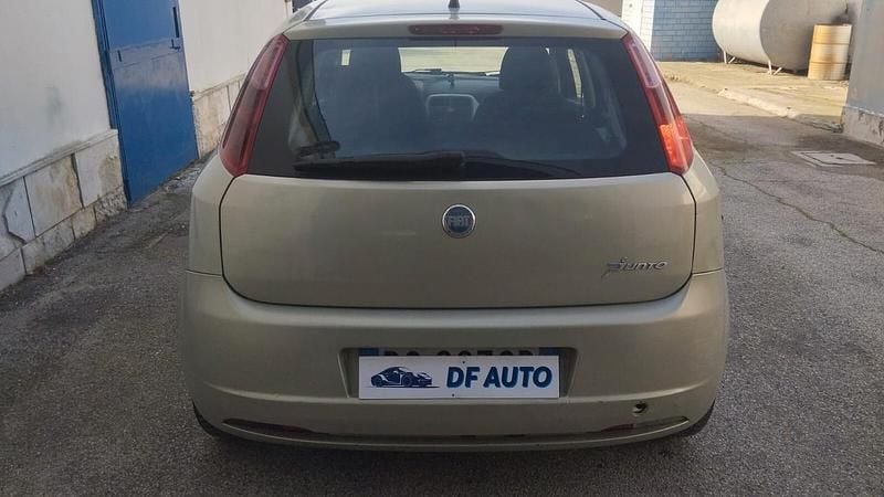 Usata Fiat Grande Punto 75 CV (55 kW) 2008 Oro Utilitaria
