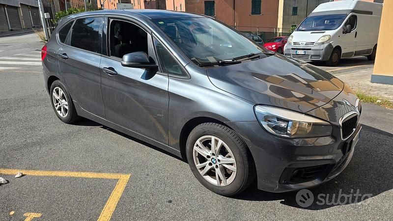 Usata BMW 216 Active Tourer Luxury Line 116 CV (85 kW) 2015 Grigio Monovolume