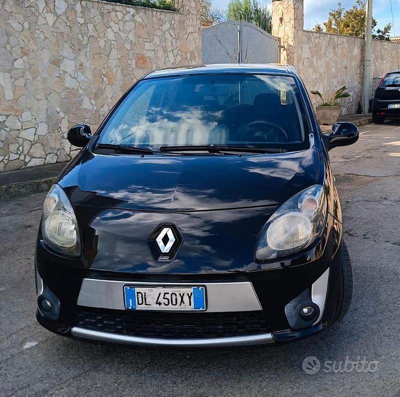 Nero Usata 2009 Renault Twingo Due volumi | 3200 € (Molto cara) - Immagine 1/4
