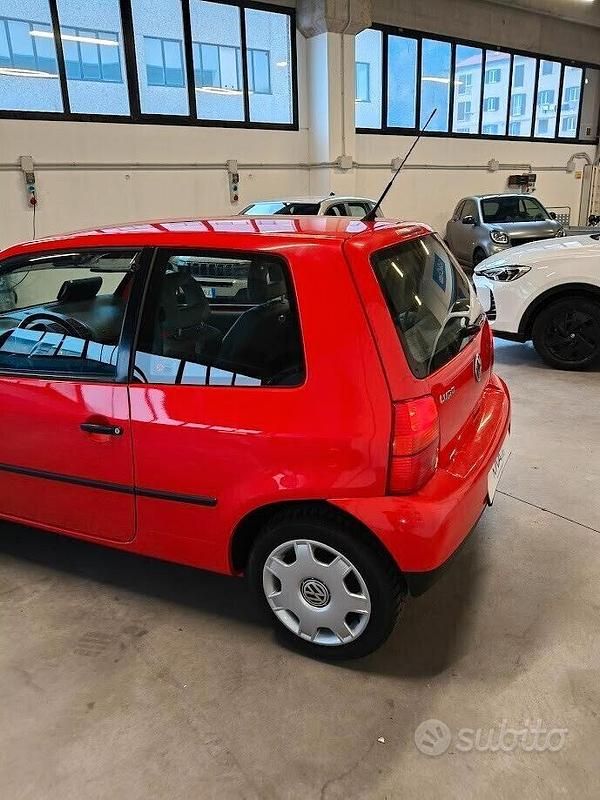 Usata VW Lupo Trendline 50 CV (36 kW) 2000 Rosso Utilitaria