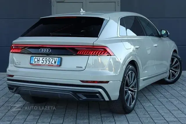 Usata Audi Q8 S-Line 231 CV (169 kW) 2022 Beige SUV