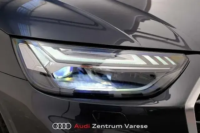 Begagnad Audi Q5 Advanced Plus 299 HK (219 kW) 2023 Grå SUV