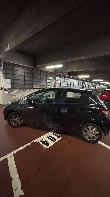 Usata Toyota Yaris Lounge 90 CV (66 kW) 2013 Berlina