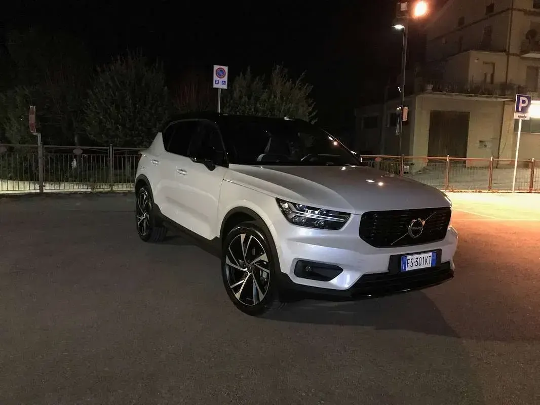 Usata Volvo XC40 R-Design 150 CV (110 kW) 2019 Bianco SUV