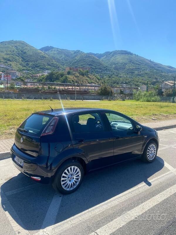 Usata Fiat Punto Evo 95 CV (69 kW) 2012 Blu Utilitaria