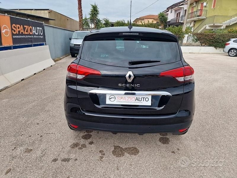 Usata Renault Scénic IV 120 CV (88 kW) 2019 Nero Monovolume