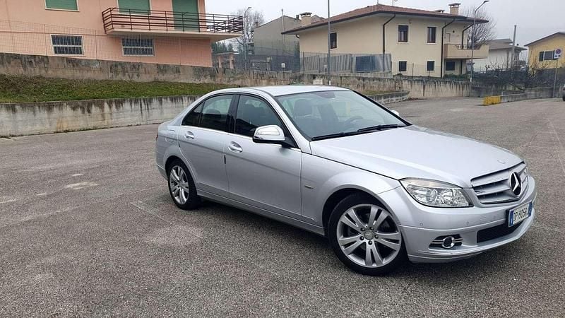 Begagnad Mercedes C220 Avantgarde 170 HK (125 kW) 2008 Sedan