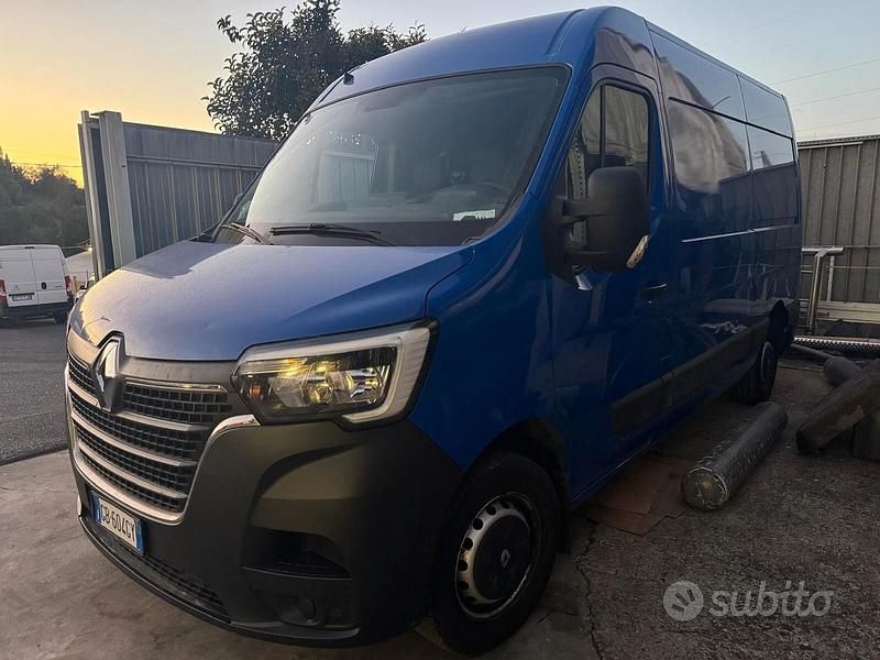 Usata Renault Master 136 CV (100 kW) 2020 Blu Berlina