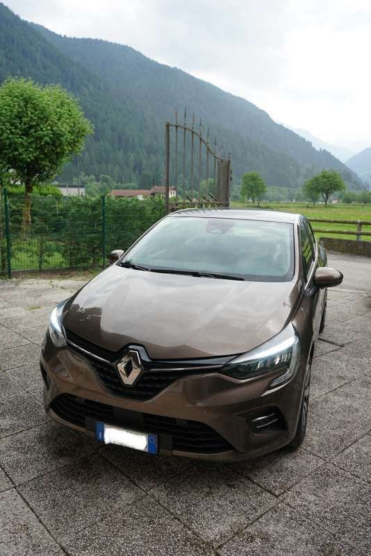 Usata Renault Clio V Intens 91 CV (66 kW) 2021 Marrone Berlina