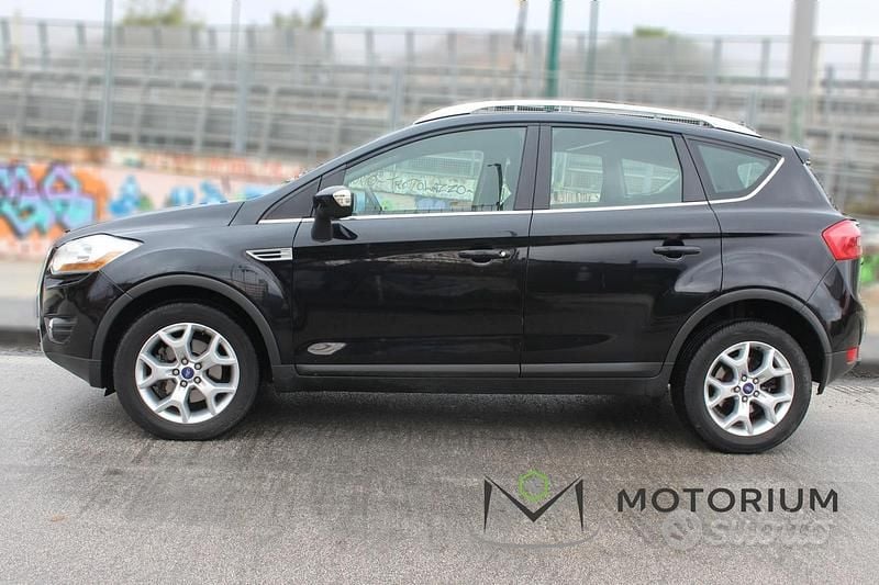 Usata Ford Kuga 140 CV (102 kW) 2012 Nero SUV