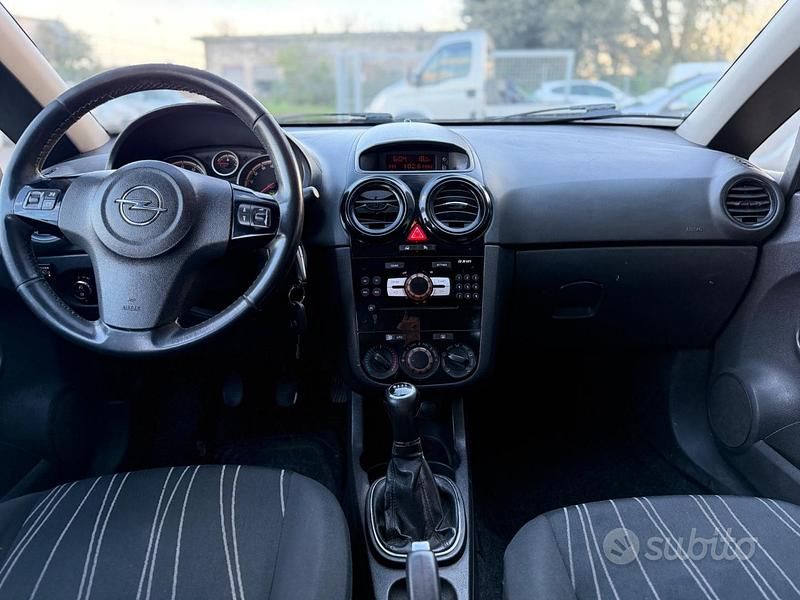 Usata Opel Corsa Edition 80 CV (58 kW) 2010 Grigio Utilitaria