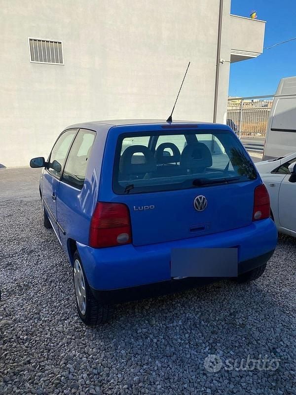Usata VW Lupo 50 CV (36 kW) 2000 Blu Utilitaria