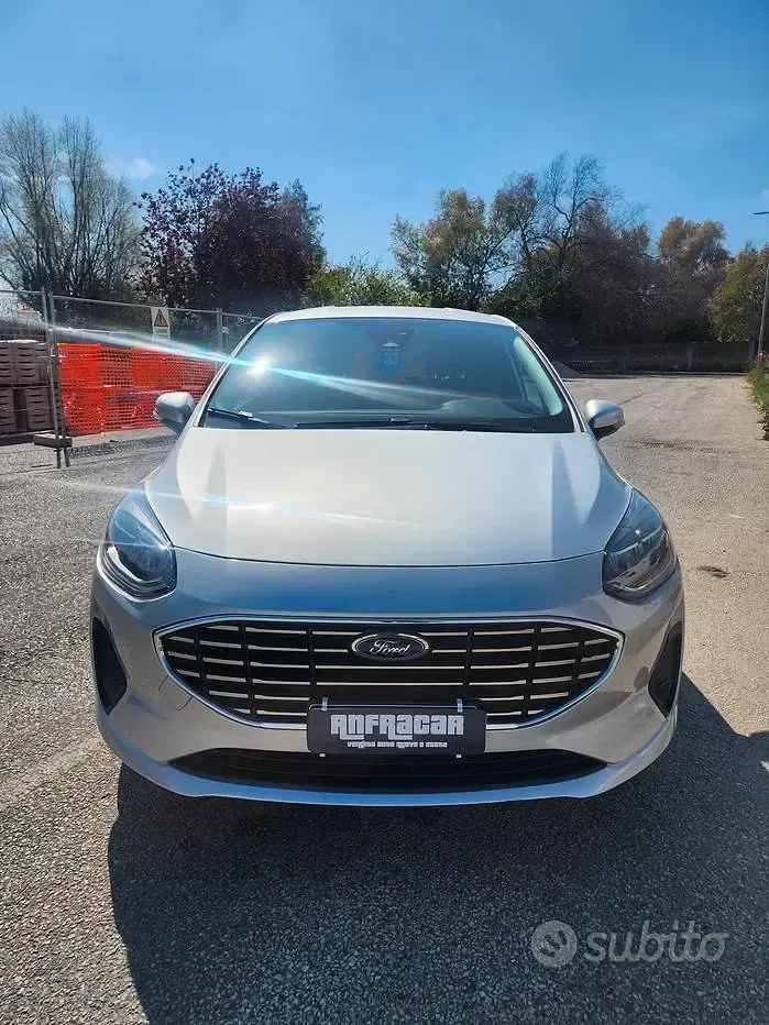 Usata Ford Fiesta Titanium 75 CV (55 kW) 2023 Grigio Utilitaria