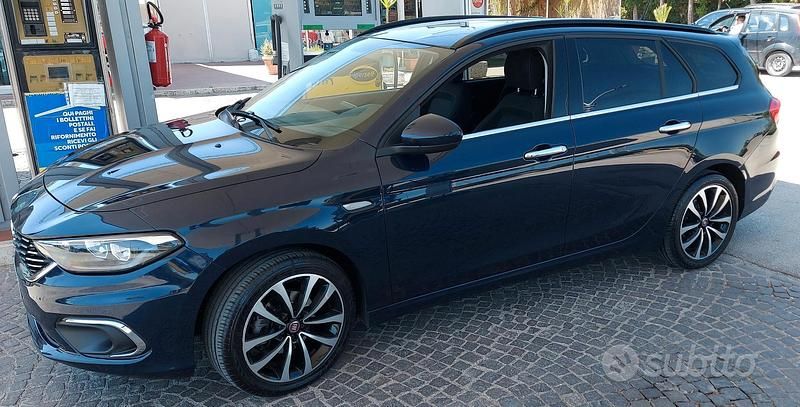 Usata Fiat Tipo Lounge 120 CV (88 kW) 2017 Blu Station wagon