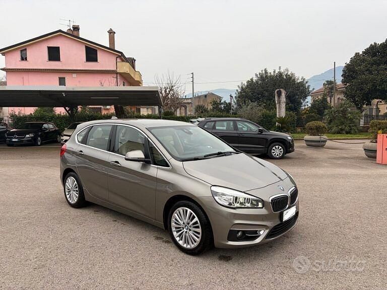 Usata BMW 216 Luxury Line 116 CV (85 kW) 2015 Grigio Station wagon