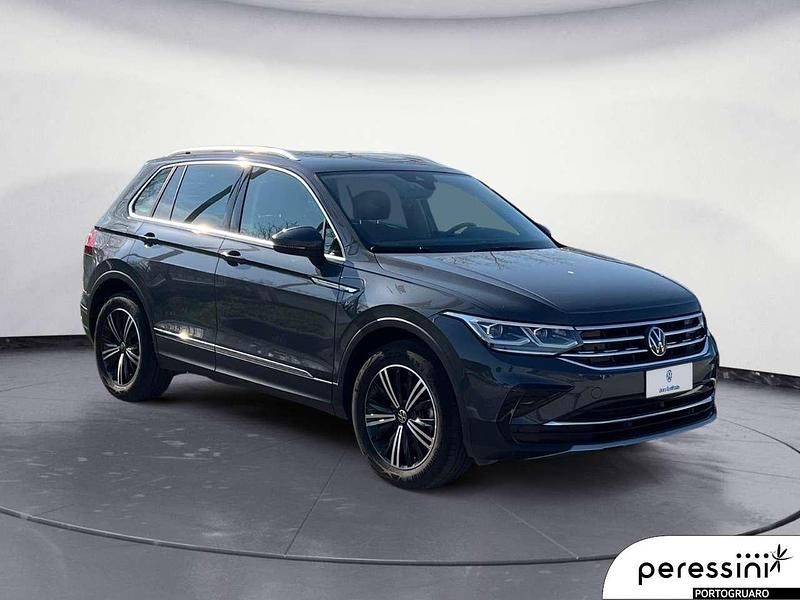Usata VW Tiguan Elegance 150 CV (110 kW) 2023 Grigio dolphin SUV