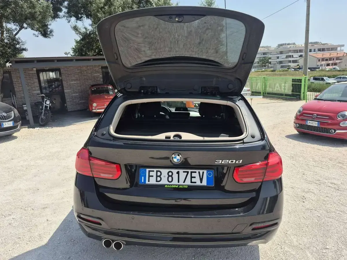 Usata BMW 320 Advantage 190 CV (139 kW) 2015 Nero Station wagon