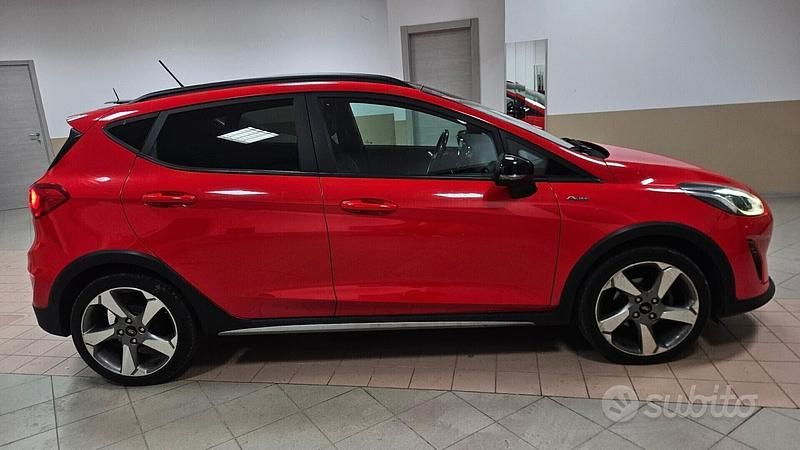 Usata Ford Fiesta Active 86 CV (63 kW) 2019 Rosso Utilitaria