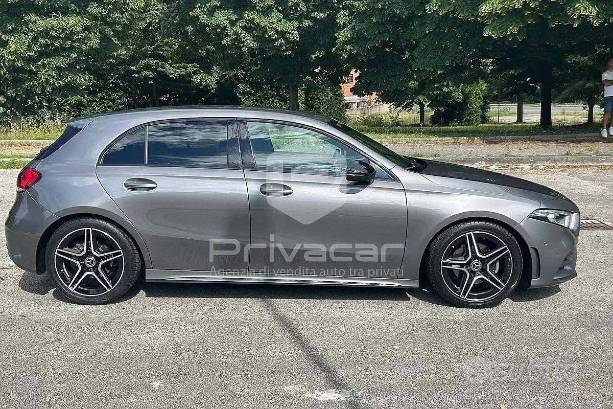 Usata Mercedes A200 150 CV (110 kW) 2019 Grigio Utilitaria