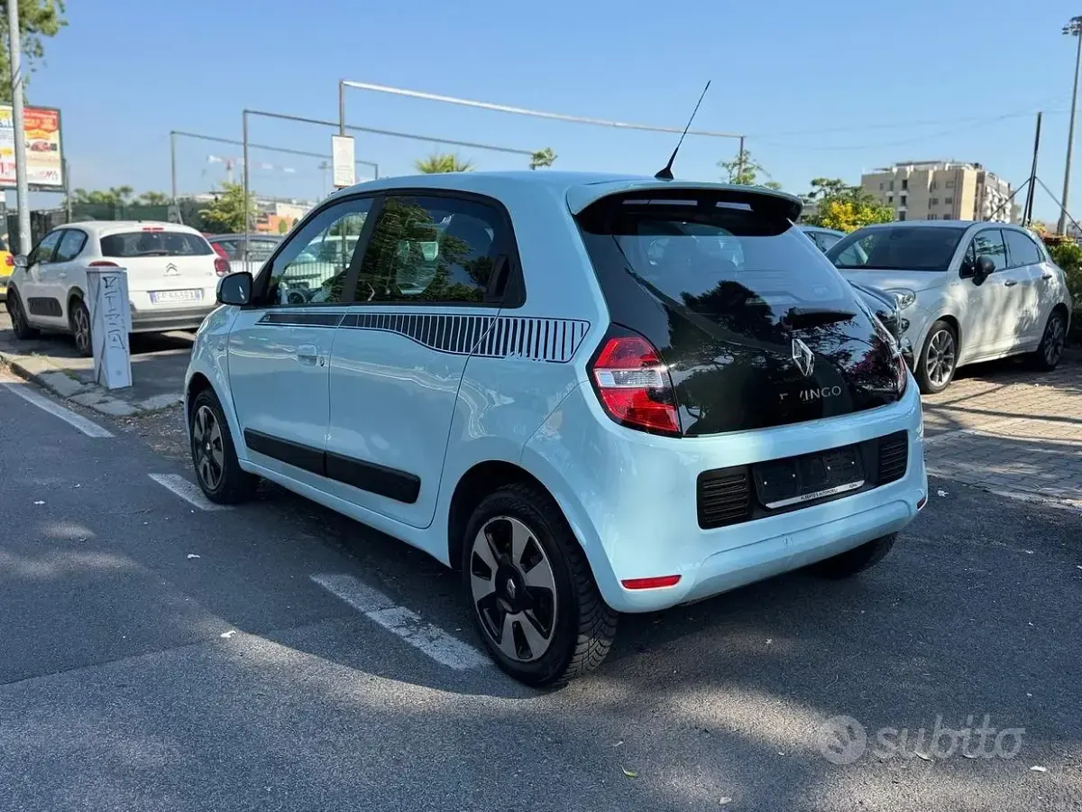Usata Renault Twingo Intens 69 CV (50 kW) 2015 Blu Utilitaria