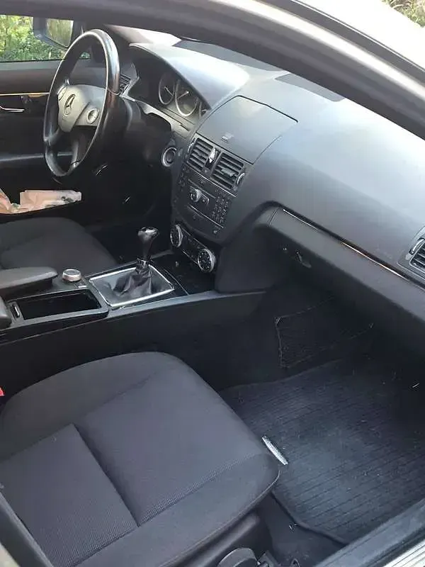 Usata Mercedes C200 136 CV (100 kW) 2008 Argento Berlina