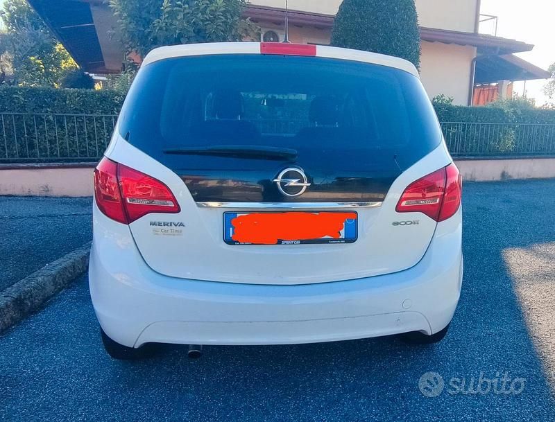 Usata Opel Meriva Cosmo 95 CV (69 kW) 2011 Bianco Monovolume