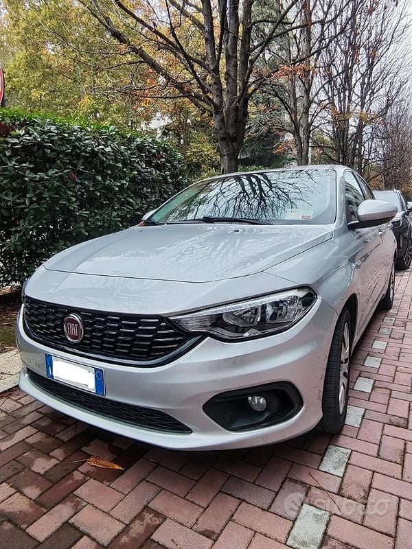 Usata Fiat Tipo 120 CV (88 kW) 2018 Grigio Station wagon