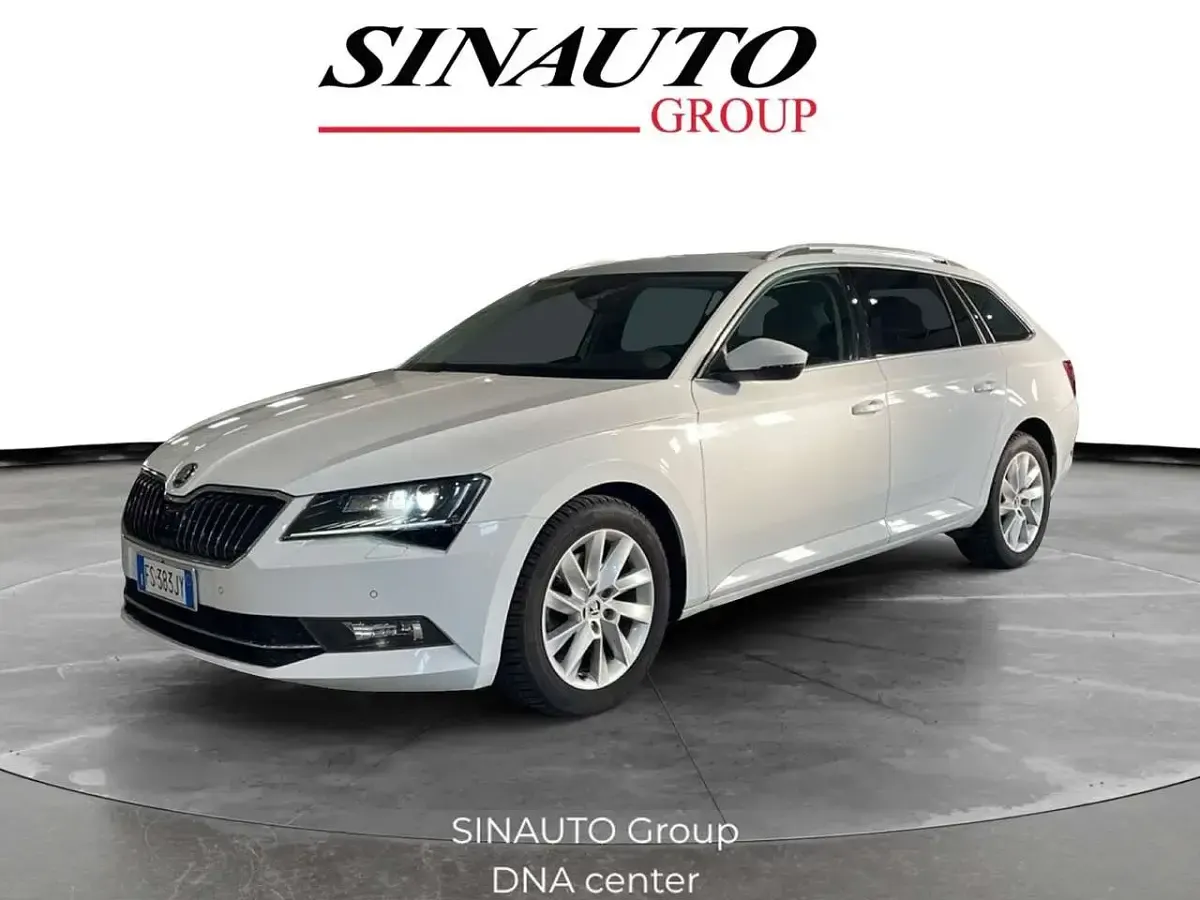 Usata Skoda Superb Executive 150 CV (110 kW) 2018 Bianco Station wagon