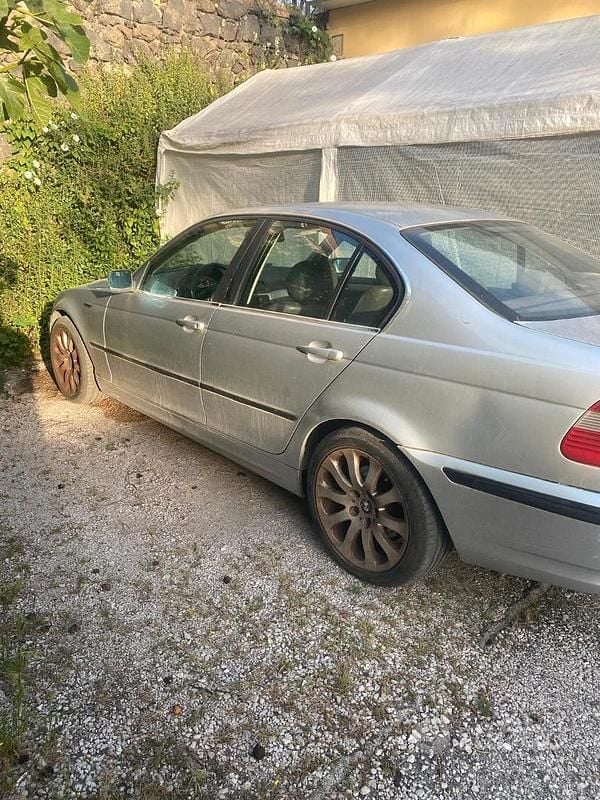 Grigio Usata 2002 BMW 2002 Tre volumi | 900 € - Immagine 1/4