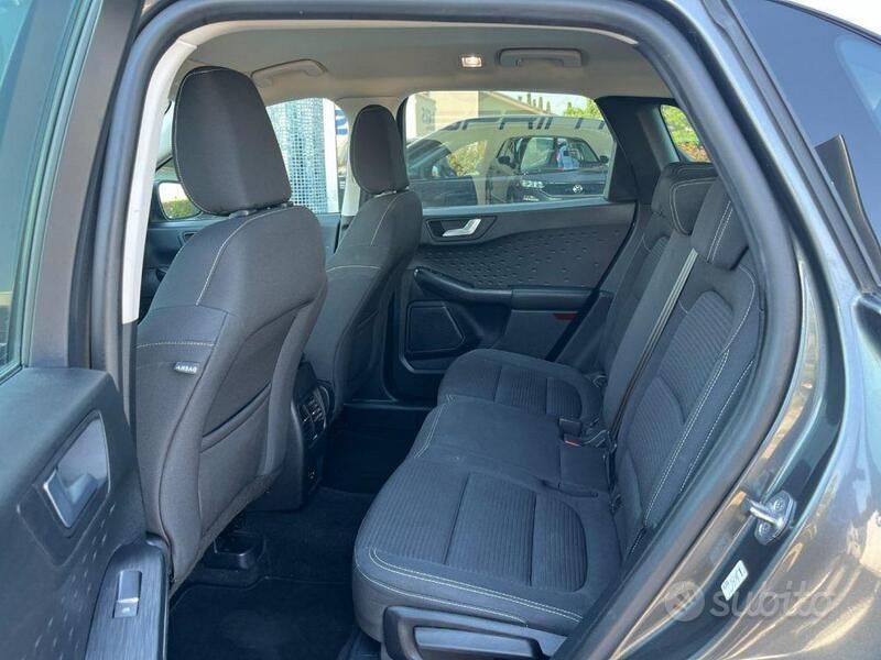 Usata Ford Kuga Titanium 120 CV (88 kW) 2021 Grigio SUV