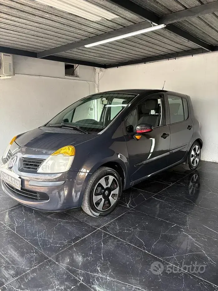 Usata Renault Modus Dynamique 75 CV (55 kW) 2009 Grigio Monovolume