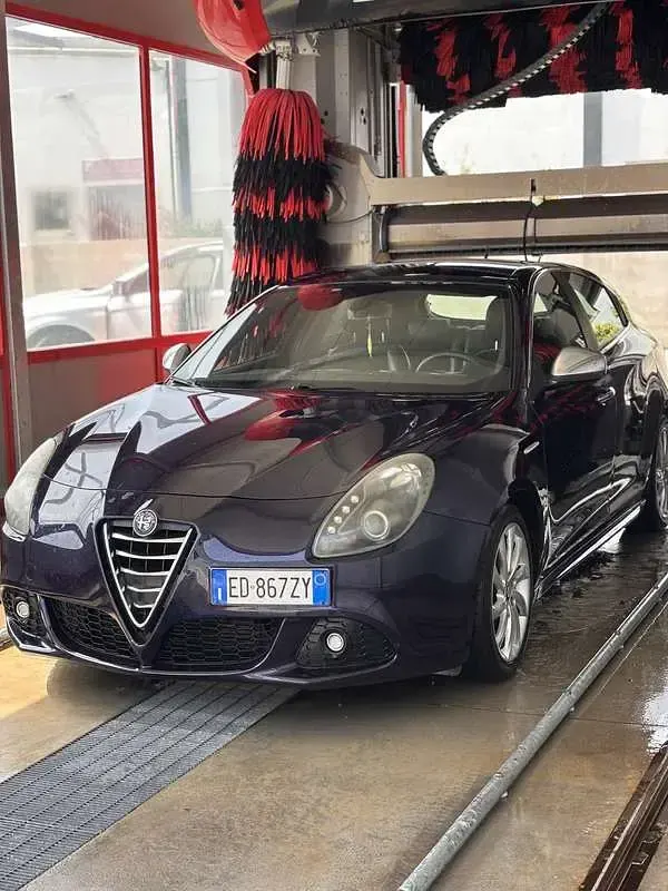 Usata Alfa Romeo Giulietta 140 CV (102 kW) 2011 Blu Utilitaria