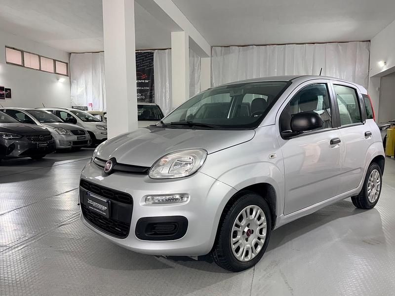 Usata Fiat Panda Easy 69 CV (50 kW) 2020 Argento Berlina