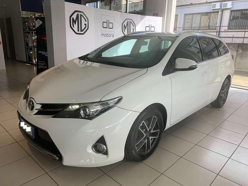 Bianco Usata 2015 Toyota Auris Sport Station wagon | 9500 € (Buon prezzo) - Immagine 1/4