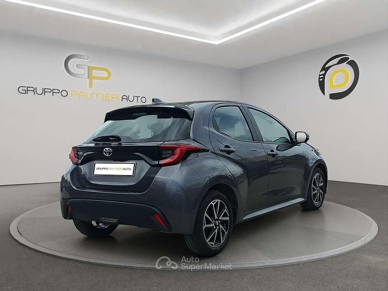 Usata Toyota Yaris Trend 72 CV (52 kW) 2022 Grigio Utilitaria
