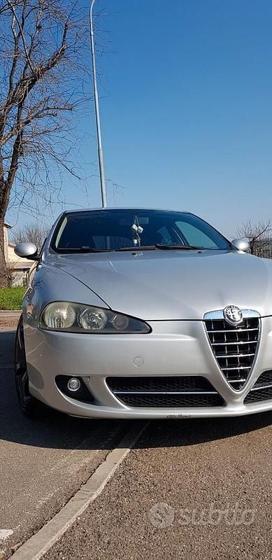 Usata Alfa Romeo 147 120 CV (88 kW) 2008 Utilitaria