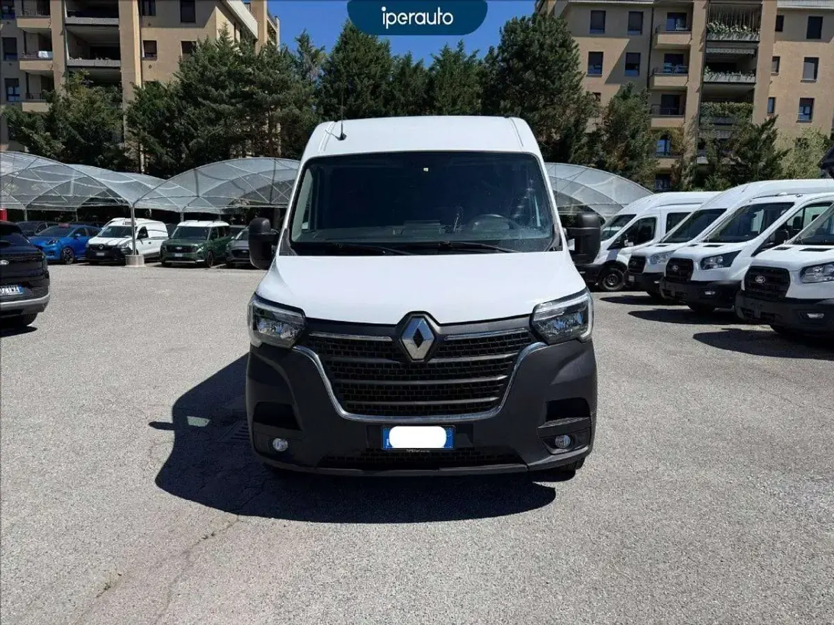 Usata Renault Master 150 CV (110 kW) 2024 Bianco Monovolume