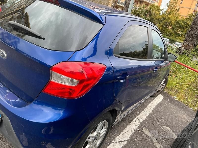 Begagnad Ford Ka Plus Ultimate 86 HK (63 kW) 2017 Blå Halvkombi
