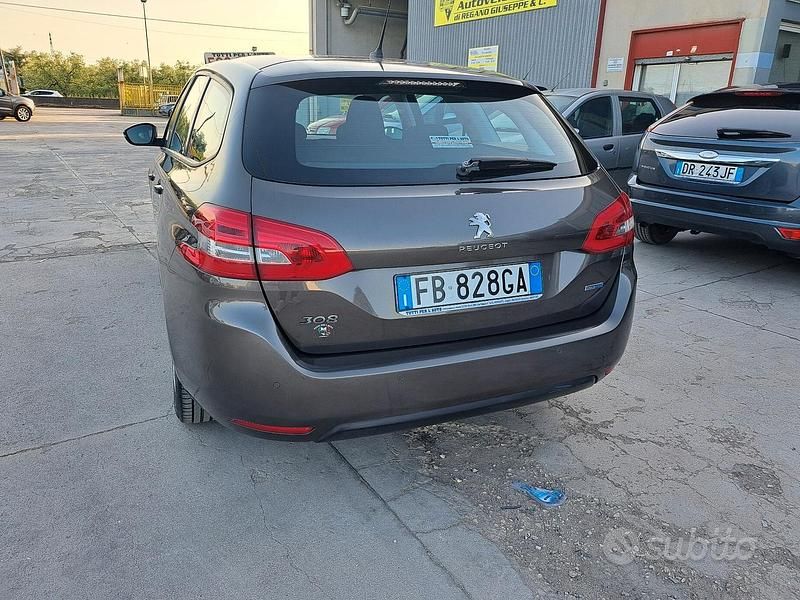 Usata Peugeot 308 Allure 120 CV (88 kW) 2015 Marrone Station wagon