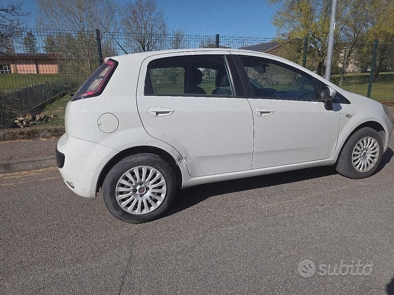 Usata Fiat Punto Evo S 69 CV (50 kW) 2011 Bianco Utilitaria