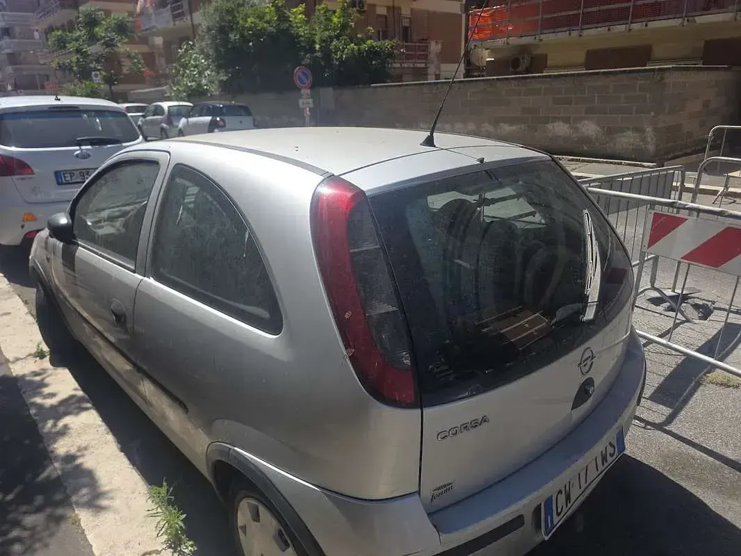 Usata Opel Corsa 69 CV (50 kW) 2005 Utilitaria